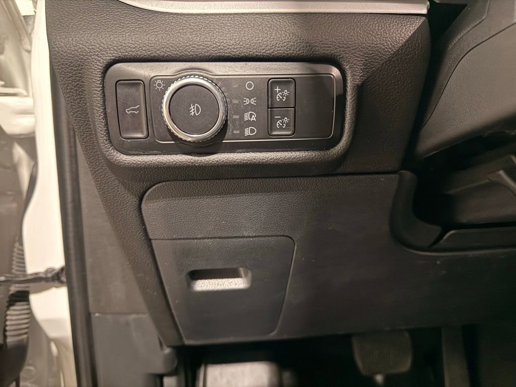 Used 2023 Ford Explorer XLT w/ Equipment Group 202A AWD/4WD image 15