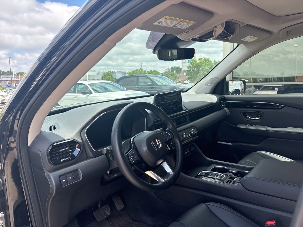 Used 2023 Honda Pilot Touring image 10