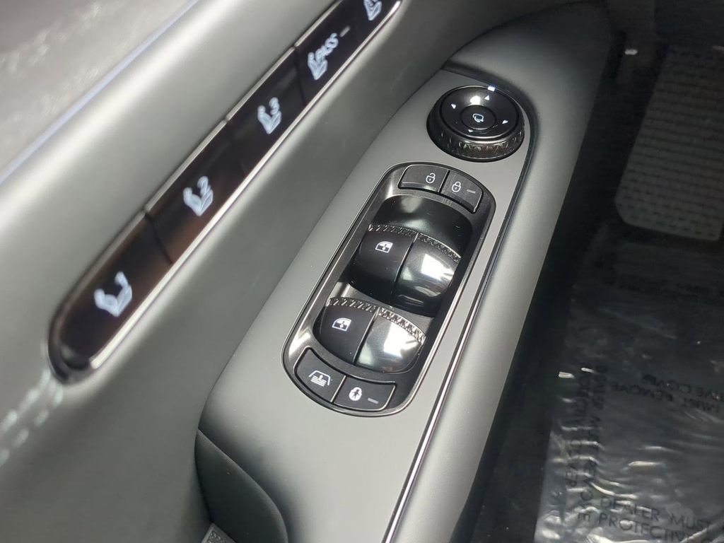 New 2026 Genesis G90 3.5T Prestige image 25