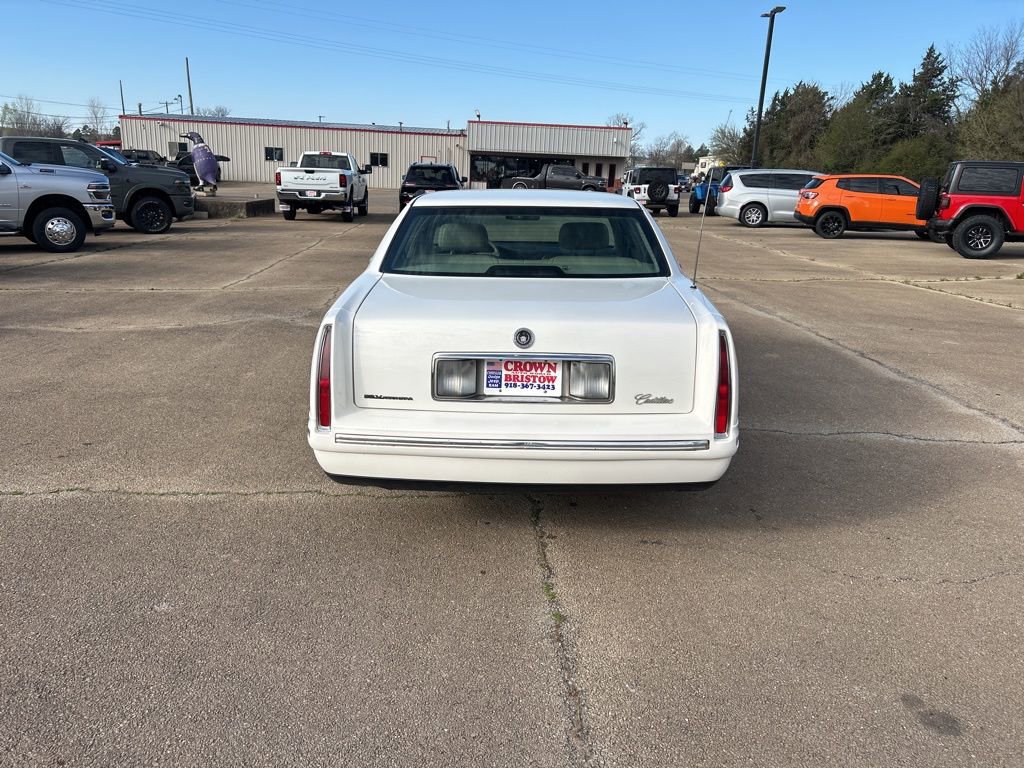 Used 1997 Cadillac De Ville Sedan image 4
