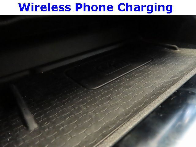 Used 2024 Jaguar F-PACE R-Dynamic S image 28