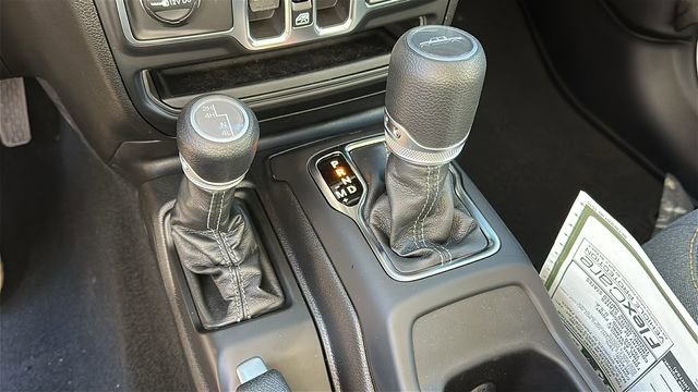New 2026 Jeep Gladiator Sport AWD/4WD image 17