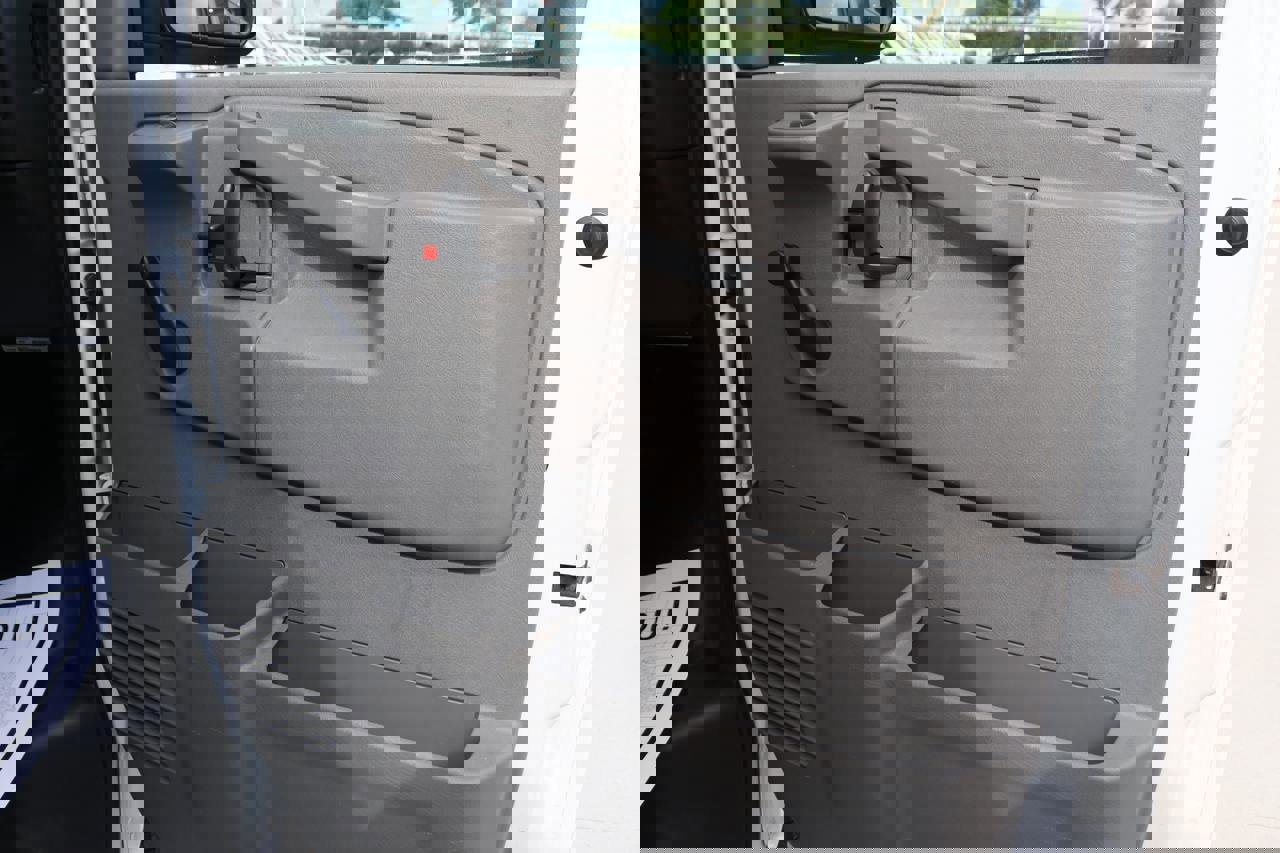 Used 2019 Chevrolet Express 2500 image 17