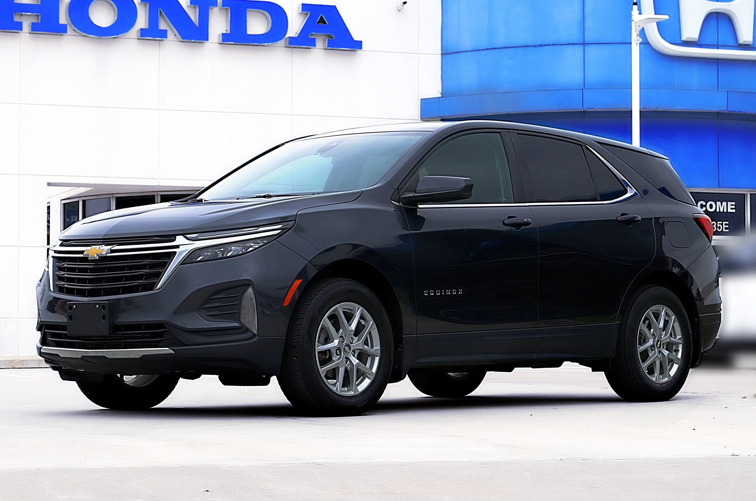 Used 2023 Chevrolet Equinox LT w/ LPO, Floor Liner Package