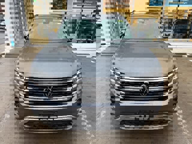 Certified 2023 Volkswagen Atlas SE image 2