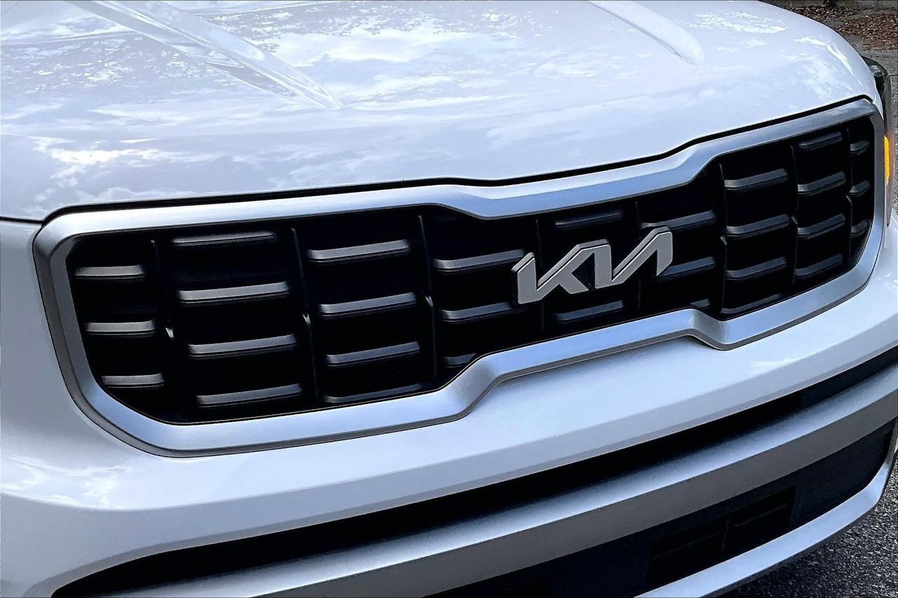 Used 2024 Kia Telluride S AWD/4WD image 33