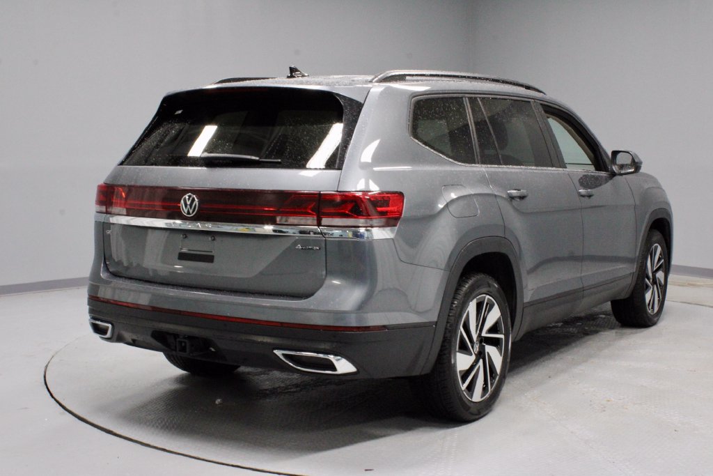 Used 2024 Volkswagen Atlas SE AWD/4WD image 12