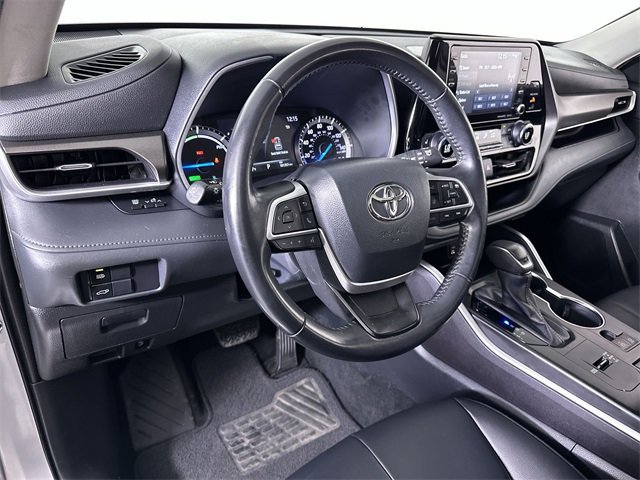Used 2022 Toyota Highlander XLE image 10
