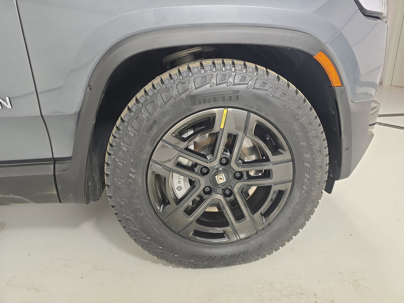 Used 2024 Rivian R1T Adventure image 11