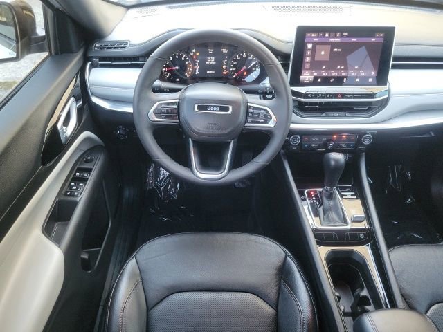 Used 2023 Jeep Compass Limited AWD/4WD image 14