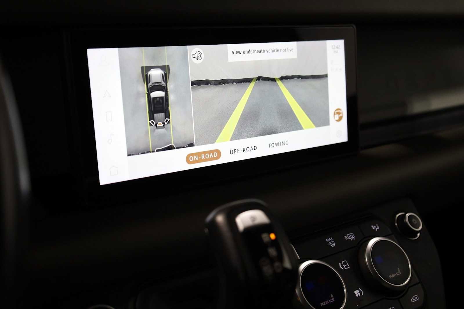 Used 2020 Land Rover Defender 110 SE image 32