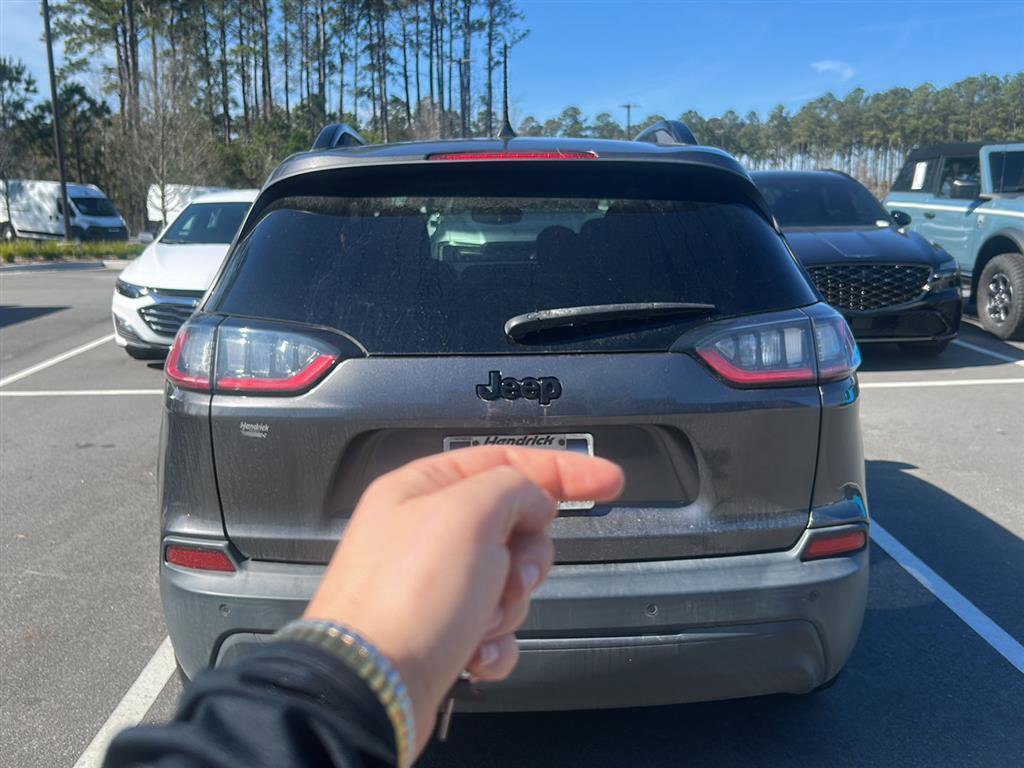 Used 2020 Jeep Cherokee Latitude Plus image 5