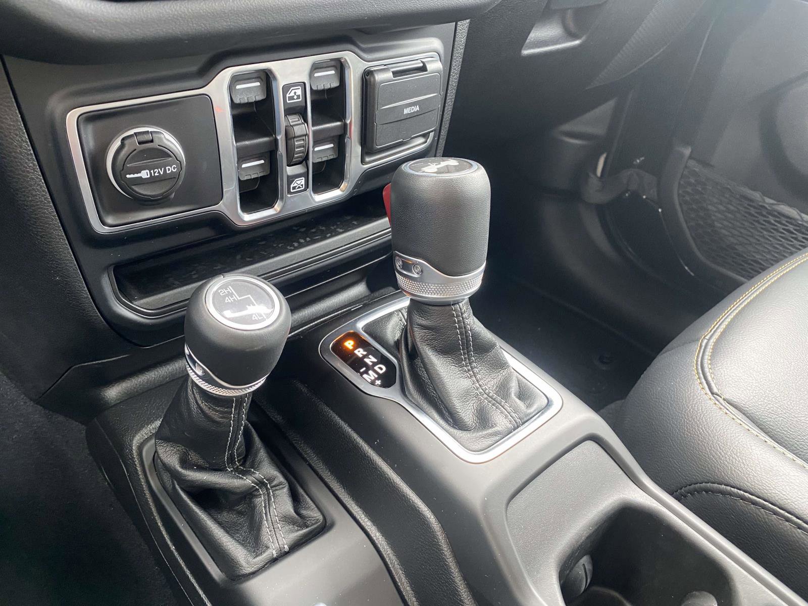 Used 2024 Jeep Wrangler Unlimited Sahara w/ Technology Group image 26