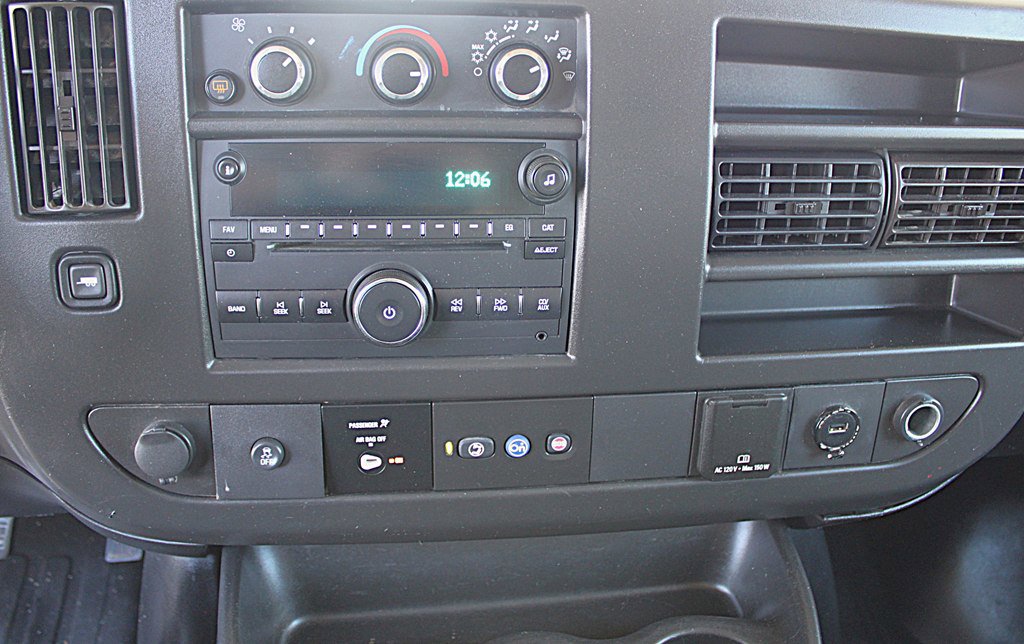 Used 2020 Chevrolet Express 3500 LS image 22