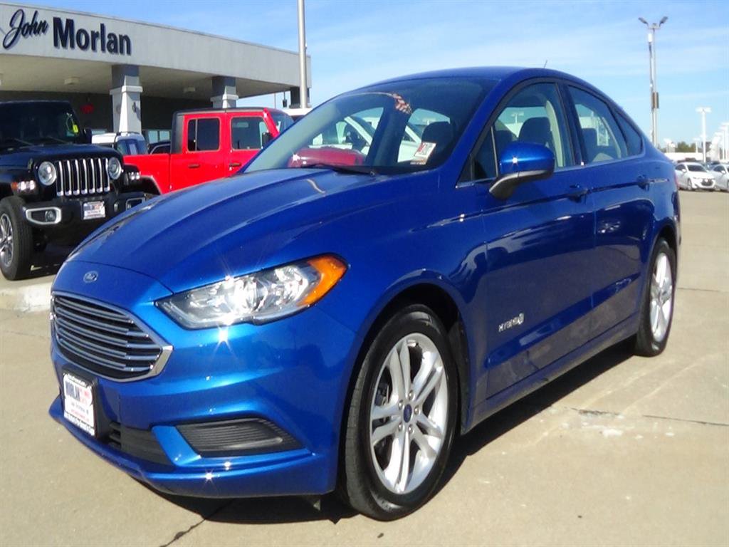 Used 2018 Ford Fusion S image 2