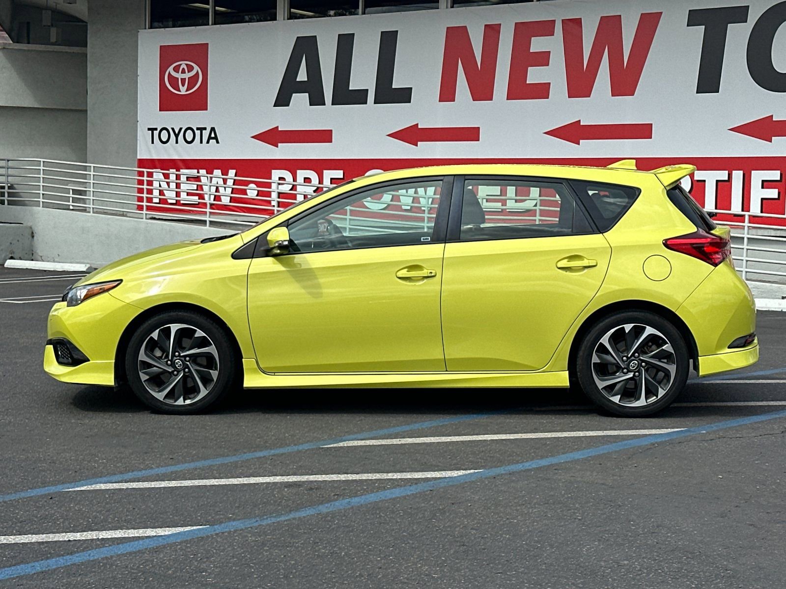 Used 2016 Scion iM image 2