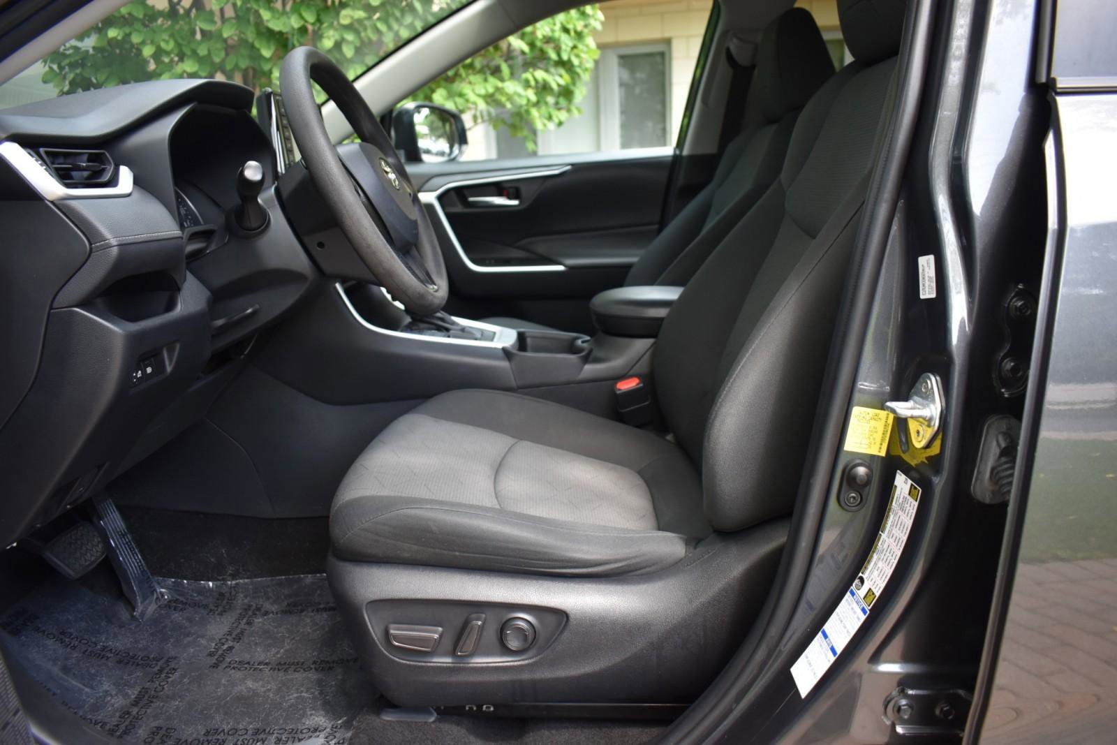 Used 2021 Toyota RAV4 XLE image 30