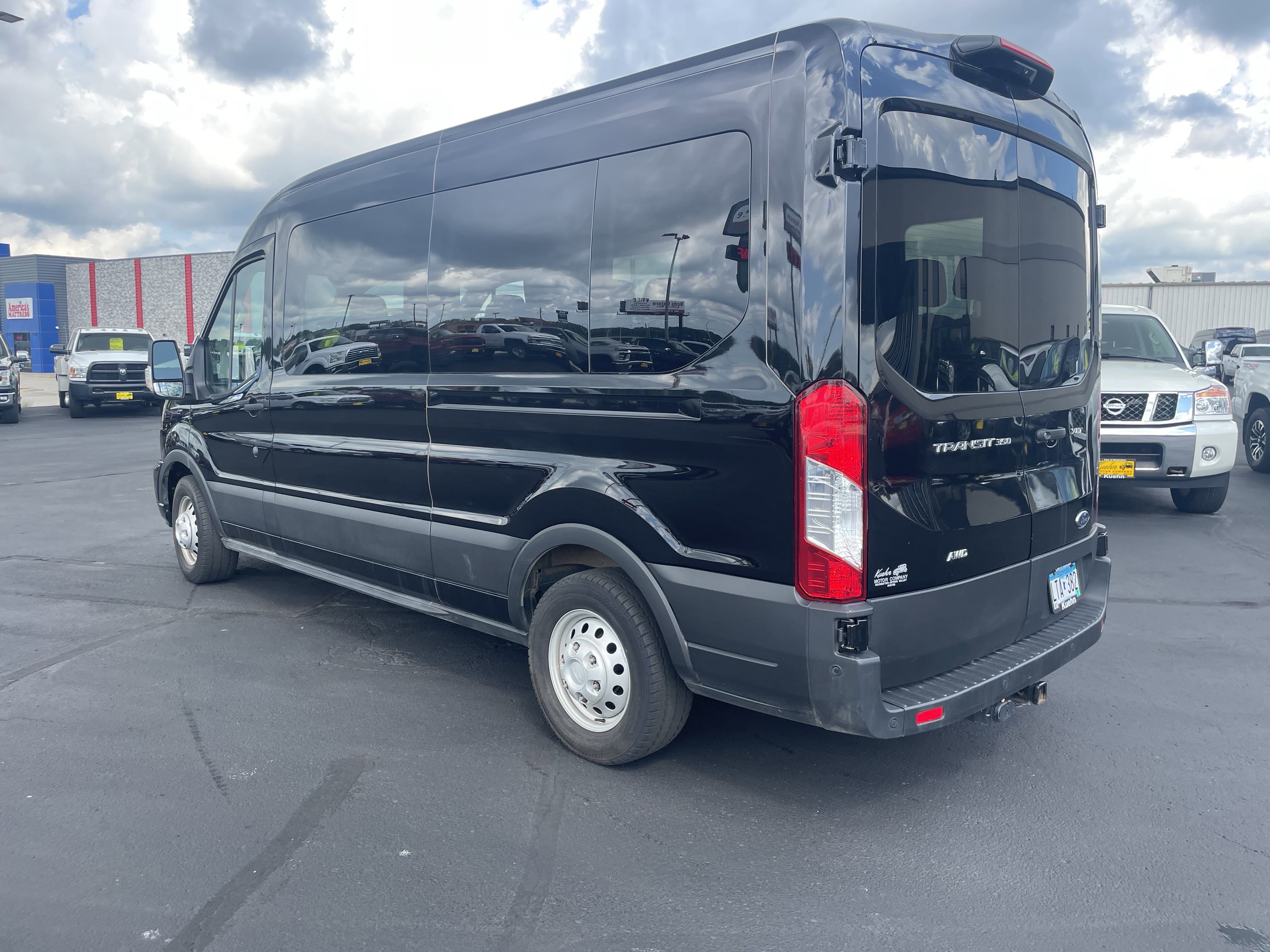 Used 2023 Ford Transit 350 XLT image 3