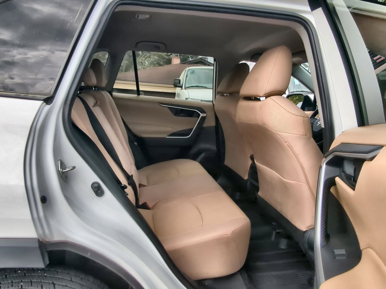 Used 2019 Toyota RAV4 LE image 23