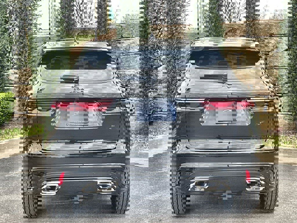 New 2026 Jaguar F-PACE R-Dynamic S image 4