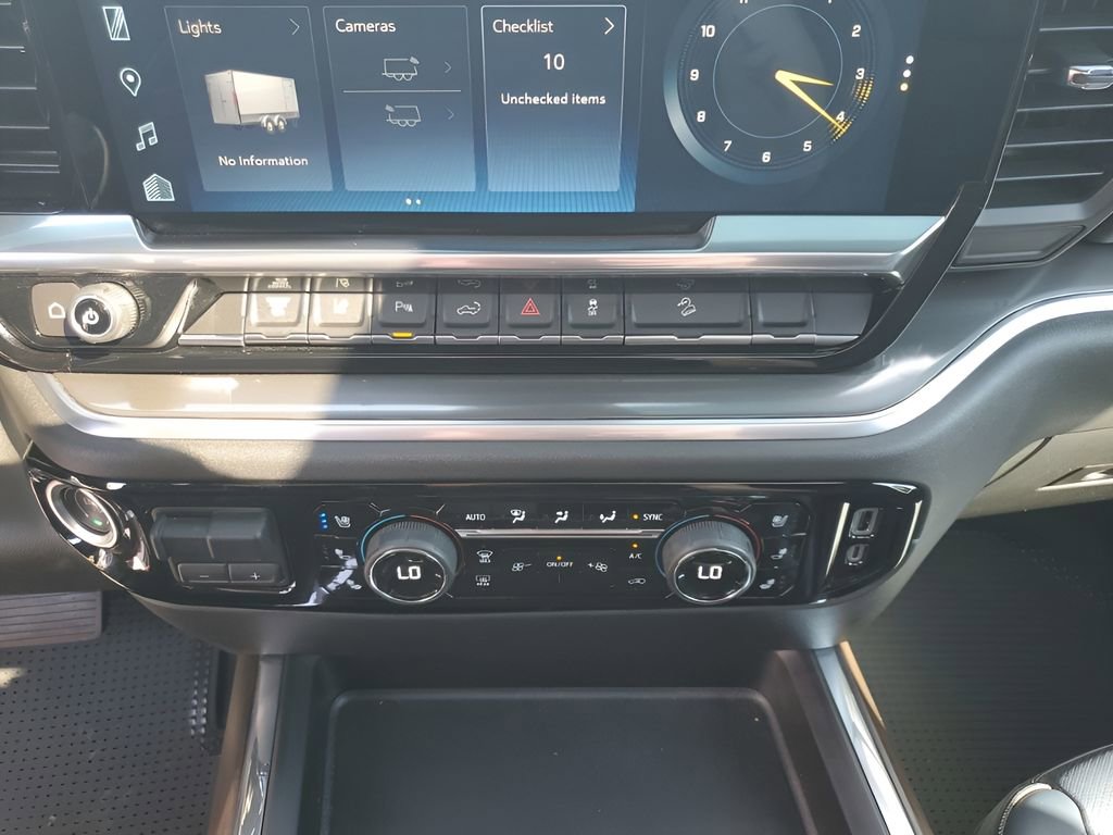 Used 2024 Chevrolet Silverado 2500 High Country w/ Technology Package image 40