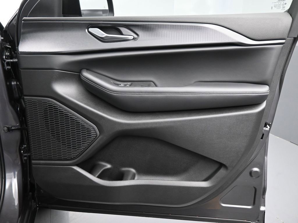 New 2025 Jeep Grand Cherokee L Laredo w/ Luxury Tech Group I image 22