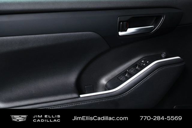 Used 2024 Toyota Highlander XLE image 7