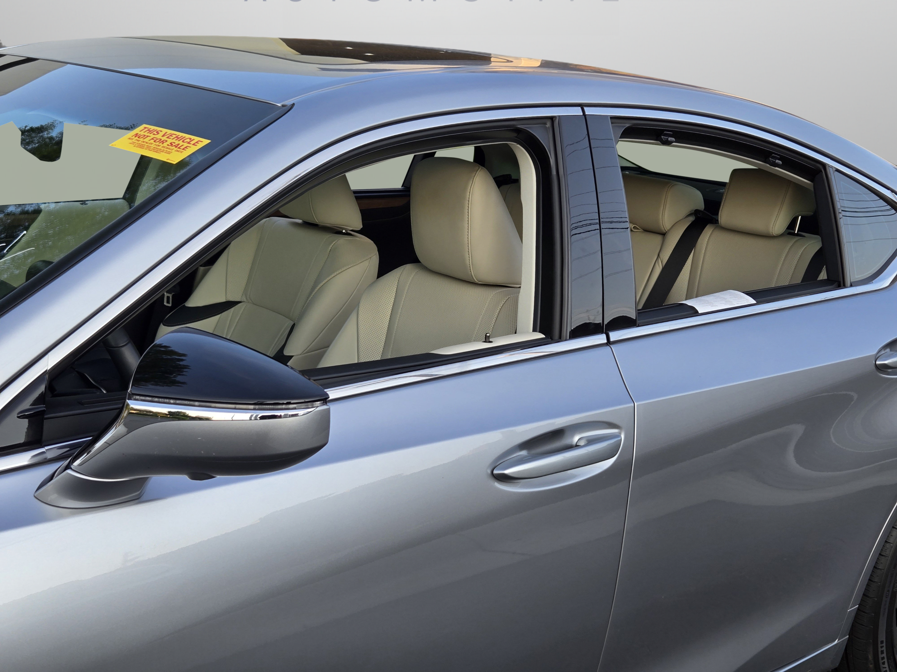 Certified 2025 Lexus ES 300h Ultra Luxury w/ Accessory Package (Z2) FWD image 11