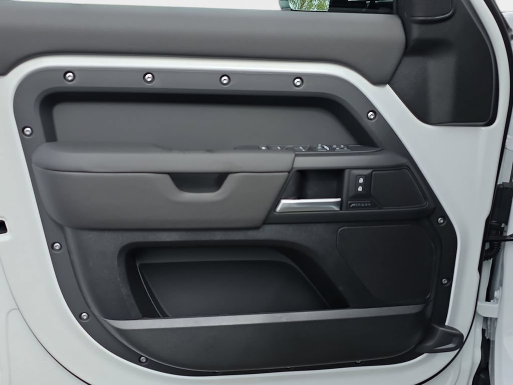 New 2026 Land Rover Defender 110 S AWD/4WD image 27