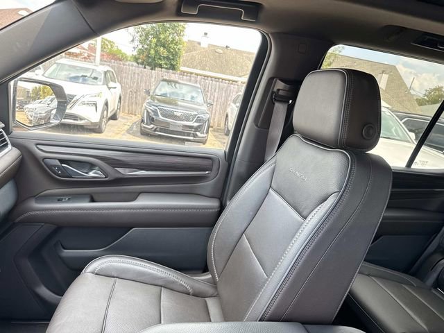 Used 2021 GMC Yukon Denali w/ Denali Premium Package image 21