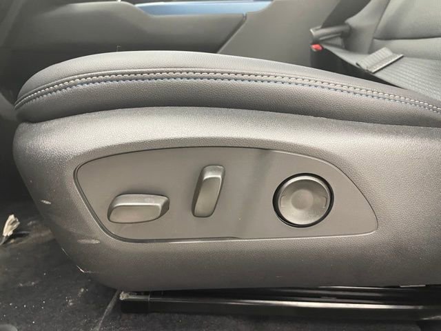 New 2026 Chevrolet Equinox EV LT image 9