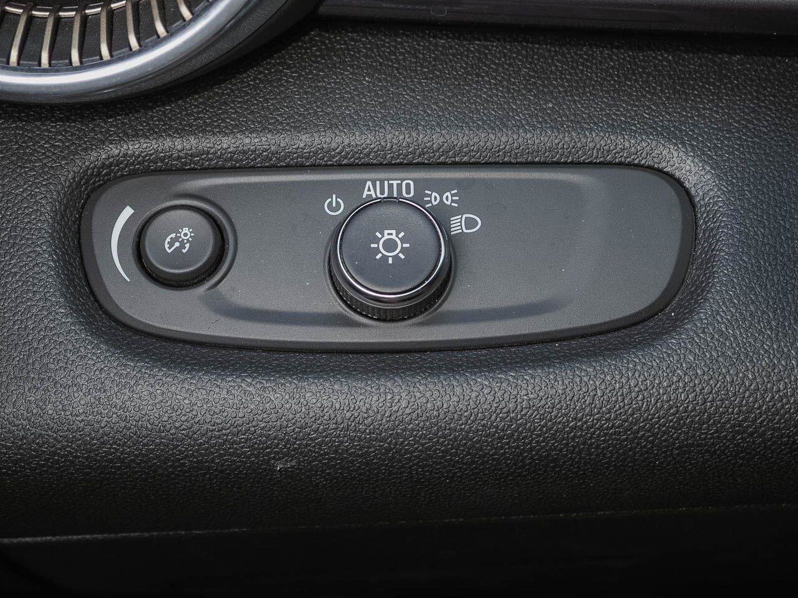 Certified 2024 Chevrolet Trax ACTIV w/ Driver Confidence Package FWD image 20