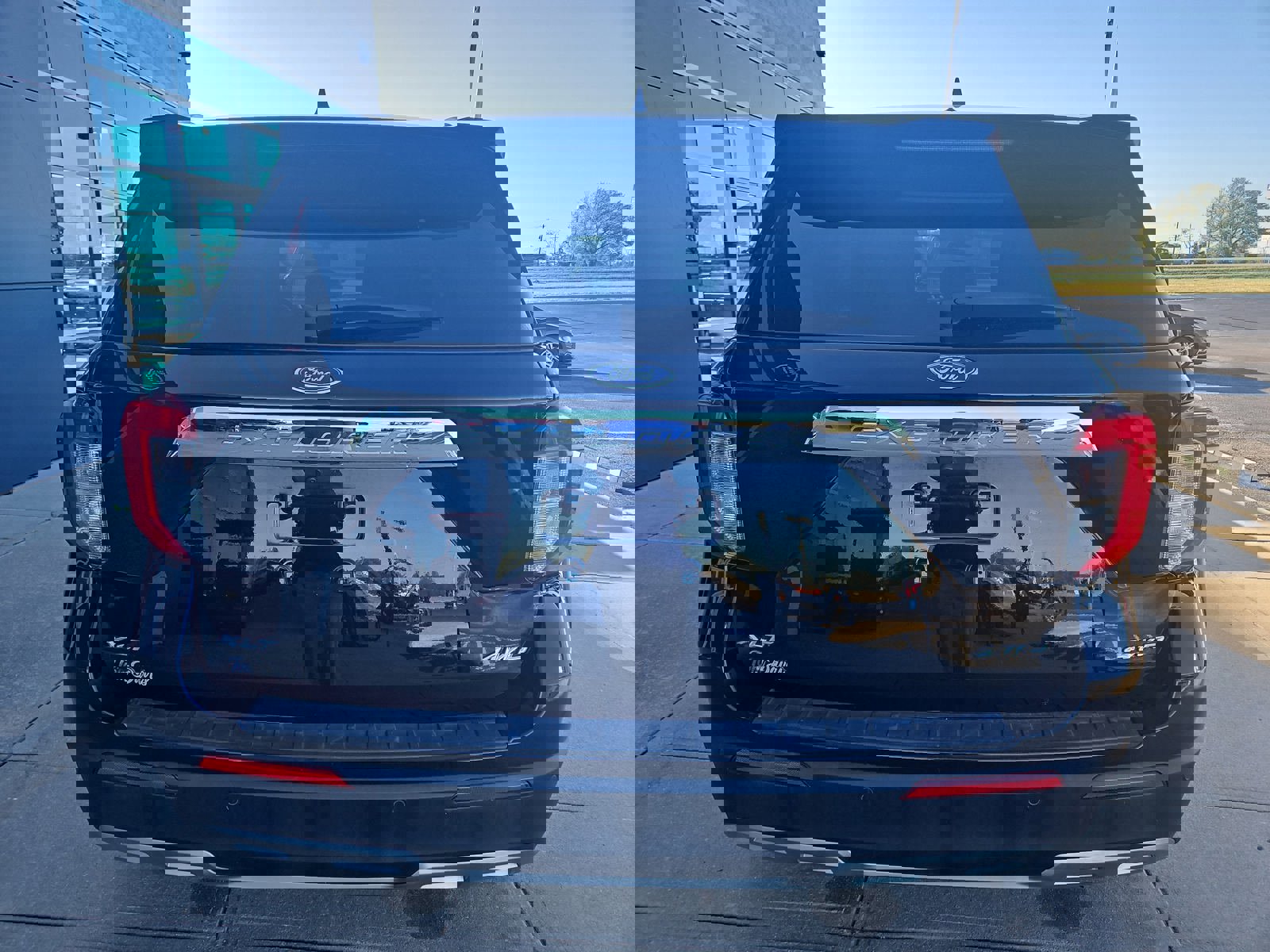 Used 2024 Ford Explorer XLT w/ Equipment Group 202A image 23