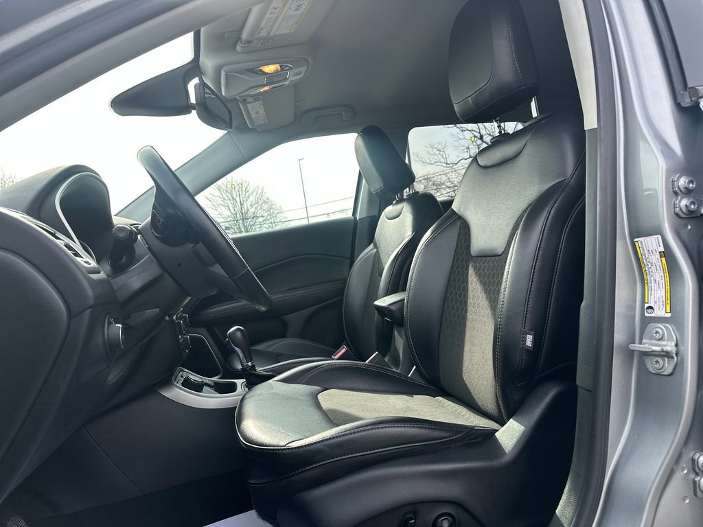 Used 2021 Jeep Compass Latitude w/ Convenience Group image 3