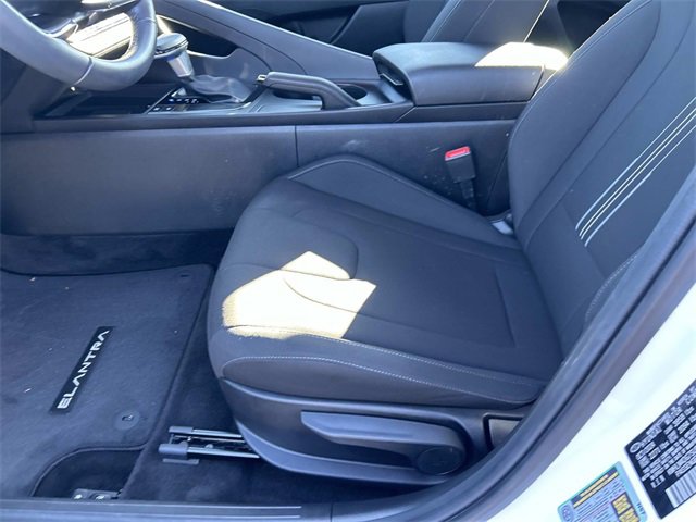 Used 2025 Hyundai Elantra Sport image 20