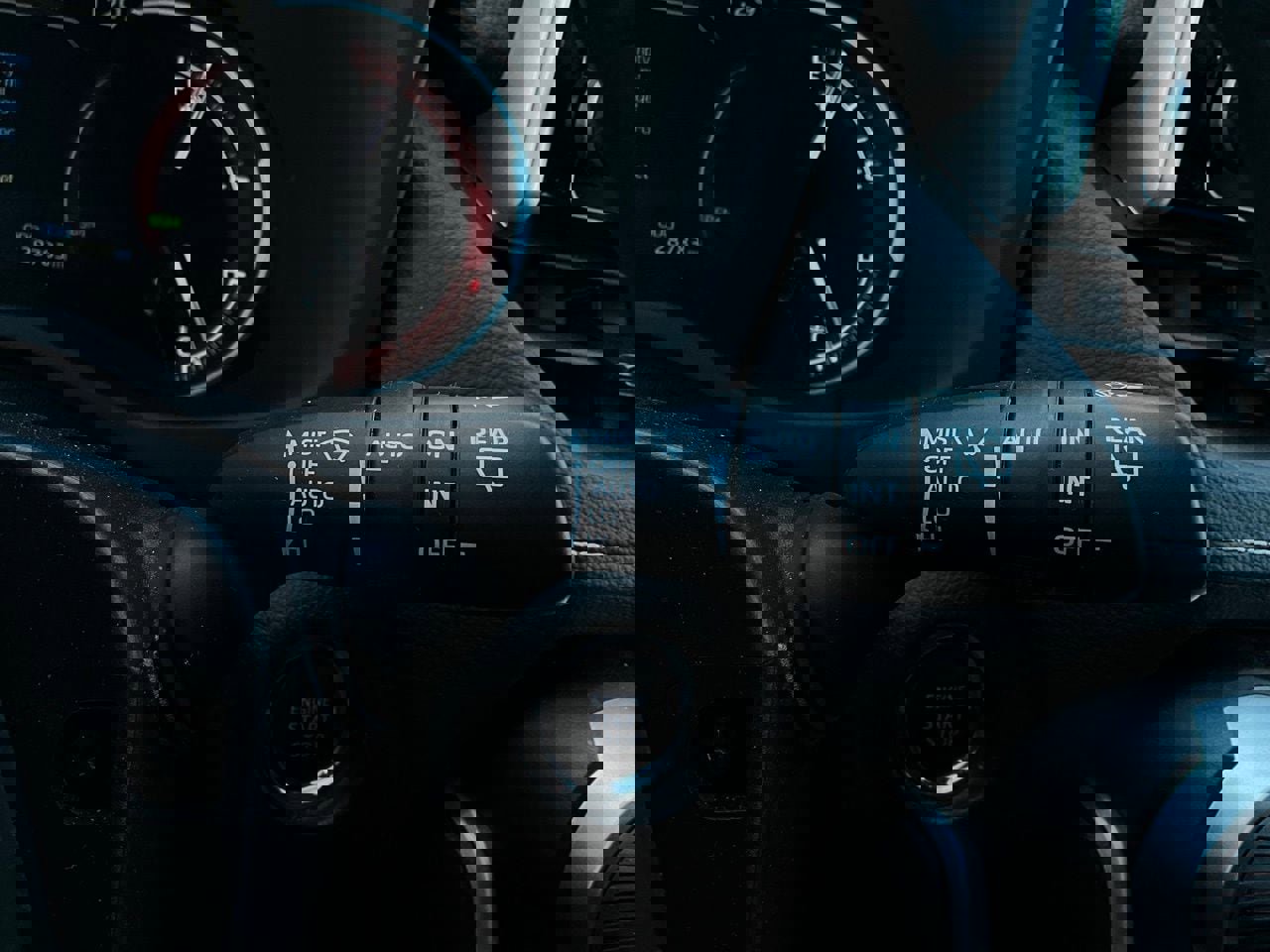 Used 2025 Toyota RAV4 XLE image 37