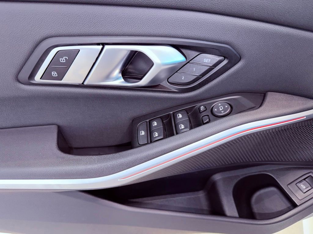 Used 2020 BMW 330i xDrive Sedan w/ Premium Package image 19