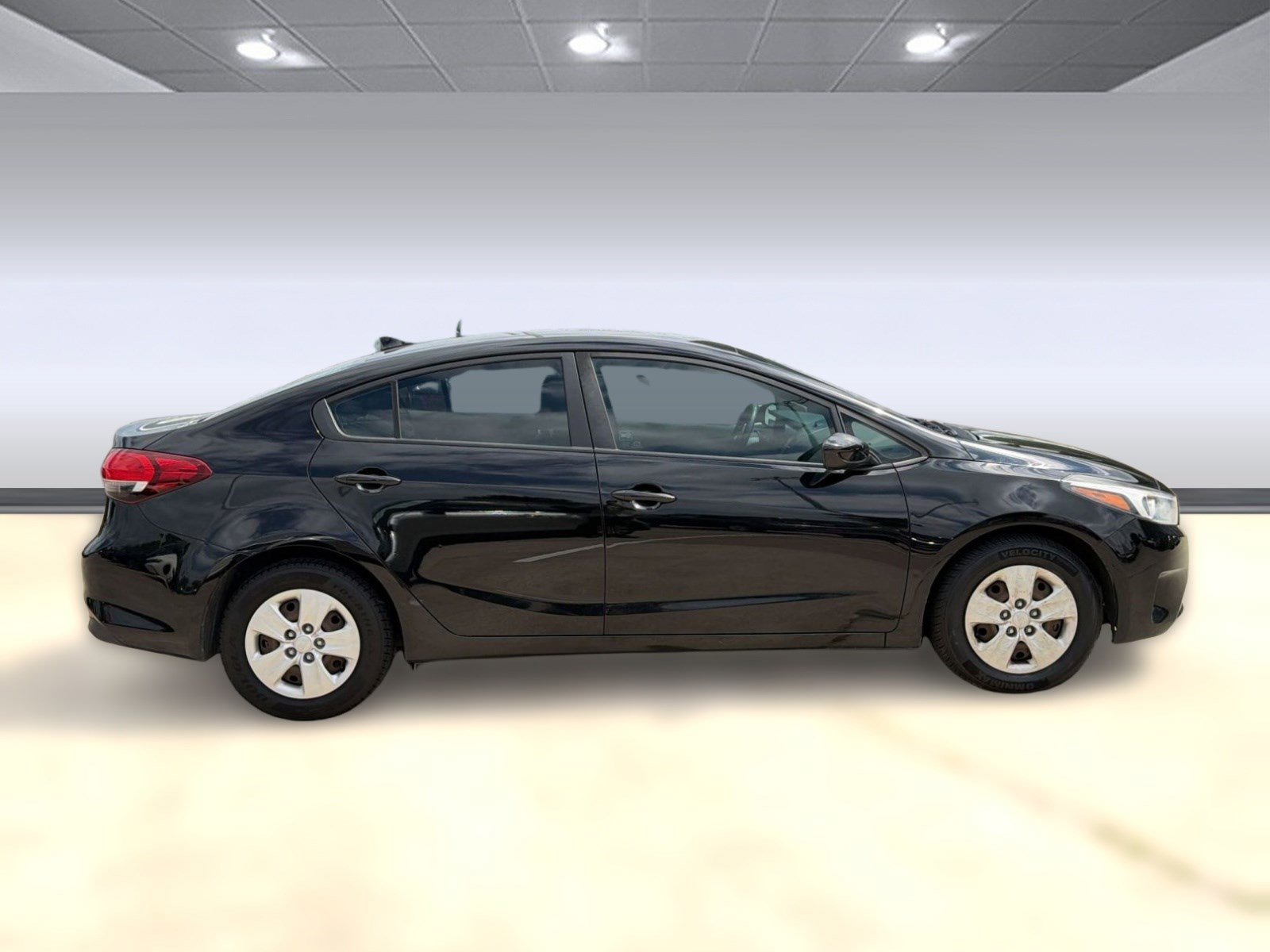 Used 2017 Kia Forte LX image 8