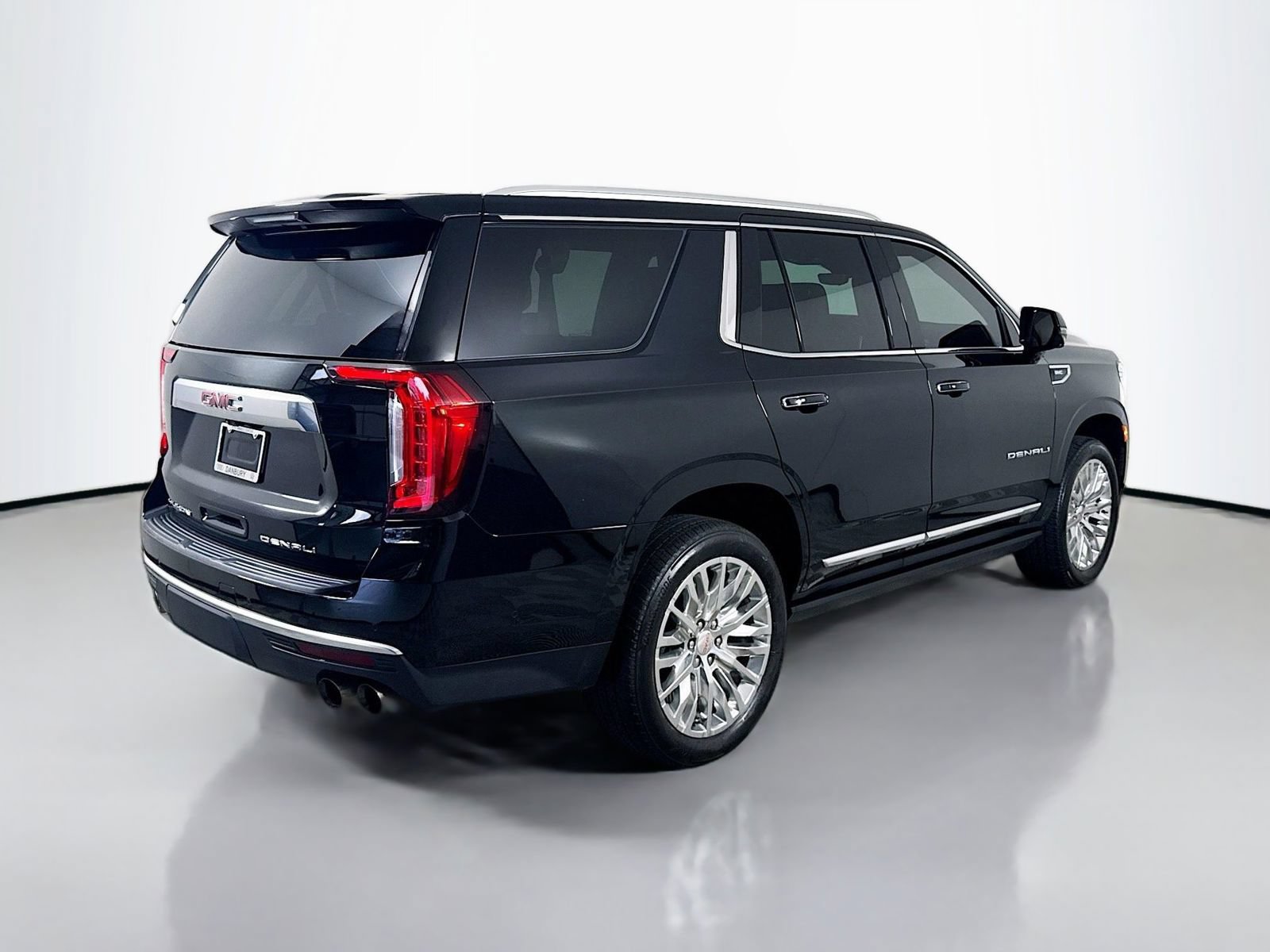 Used 2024 GMC Yukon Denali w/ Denali Reserve Package AWD/4WD image 9
