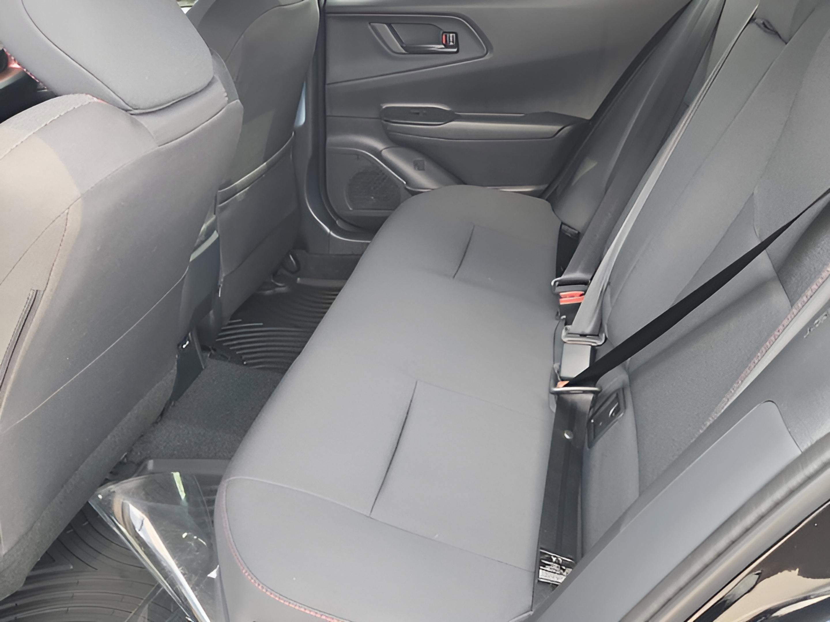 New 2026 Toyota Prius Plug-In Hybrid FWD image 9