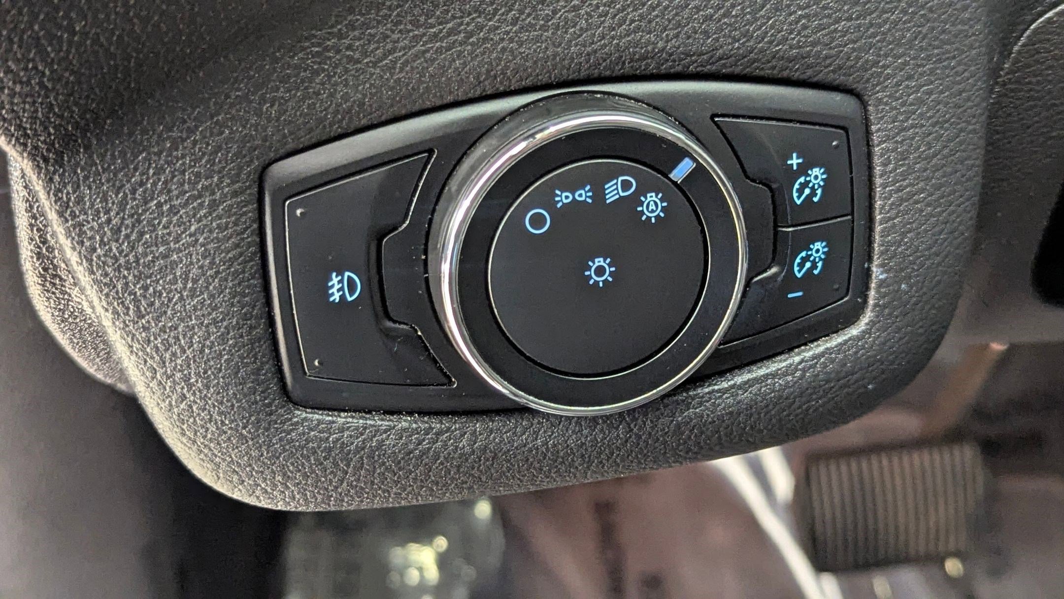 Used 2015 Ford Escape SE w/ SE Chrome Package image 18