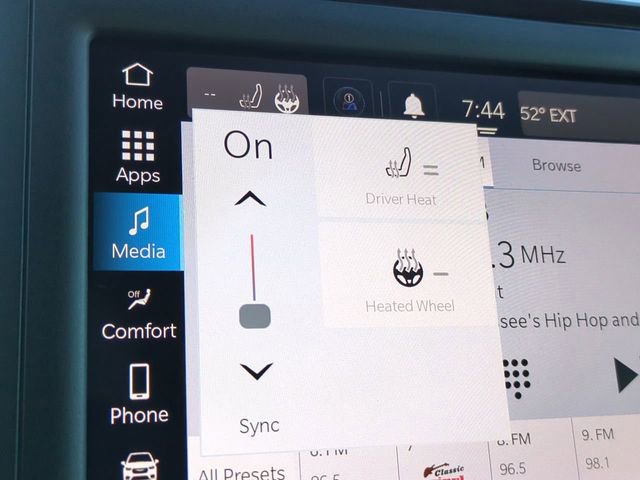 Used 2023 Chrysler Voyager LX image 21