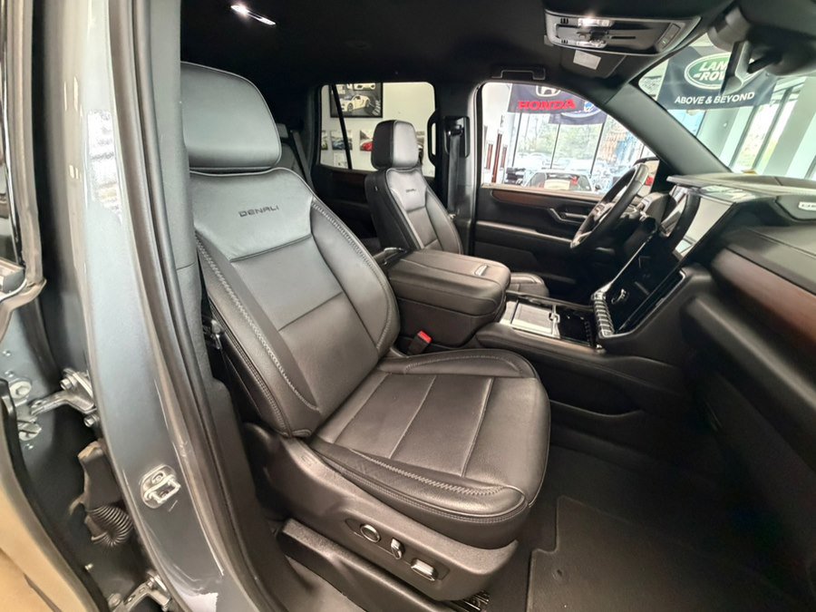 Used 2025 GMC Yukon Denali AWD/4WD image 59