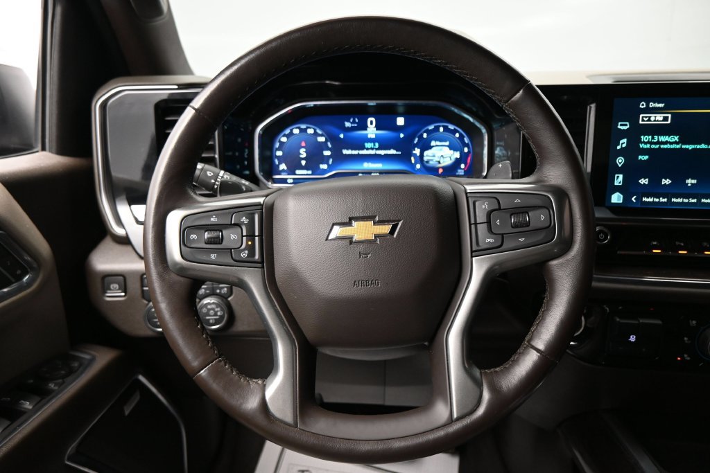 Used 2023 Chevrolet Silverado 1500 LTZ AWD/4WD image 16