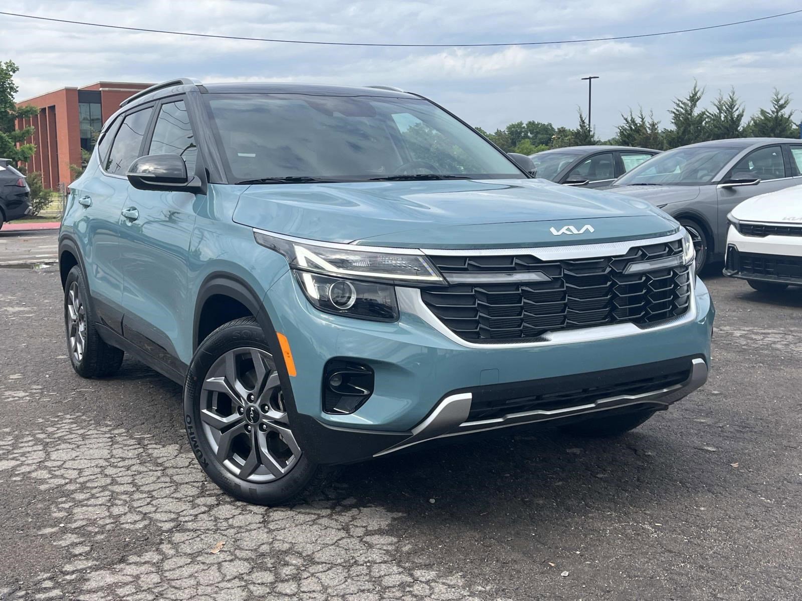 Used 2024 Kia Seltos S AWD/4WD image 1