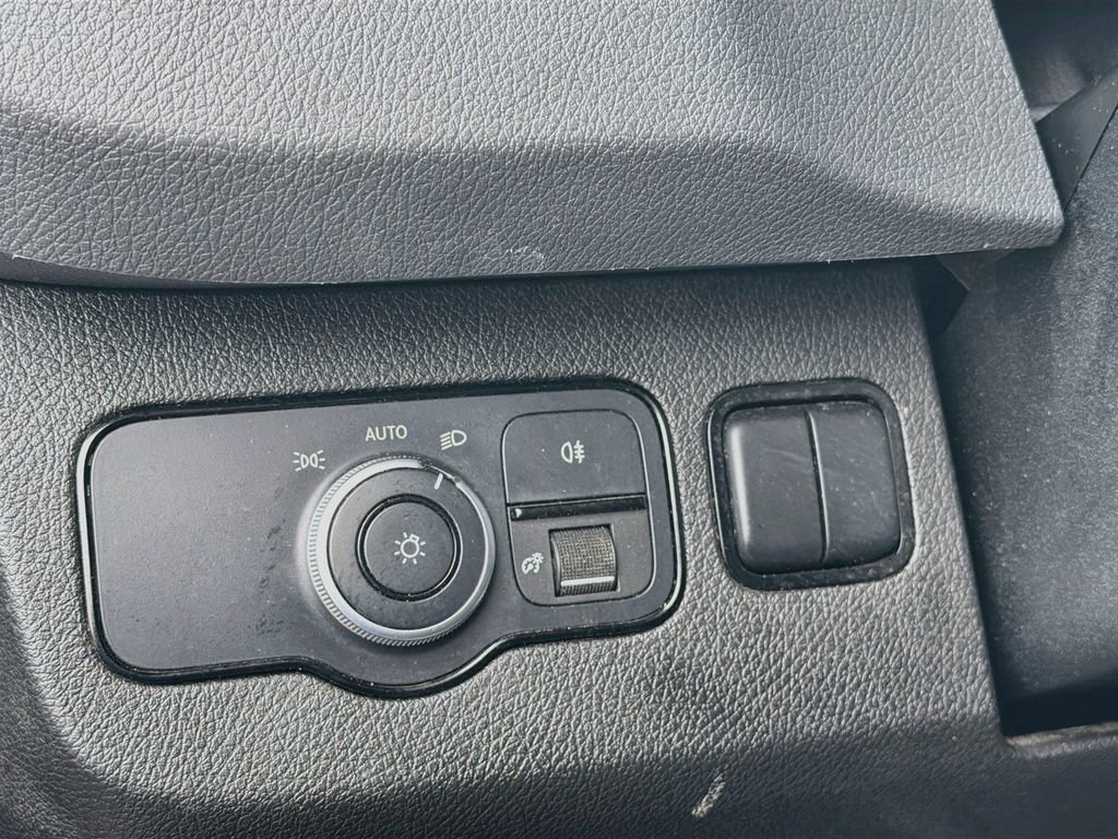 Used 2021 Freightliner Sprinter 2500 RWD image 12