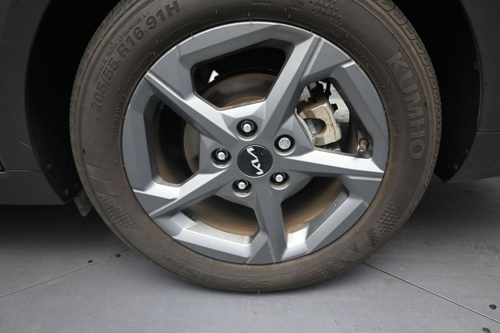 Used 2025 Kia K4 FWD image 9