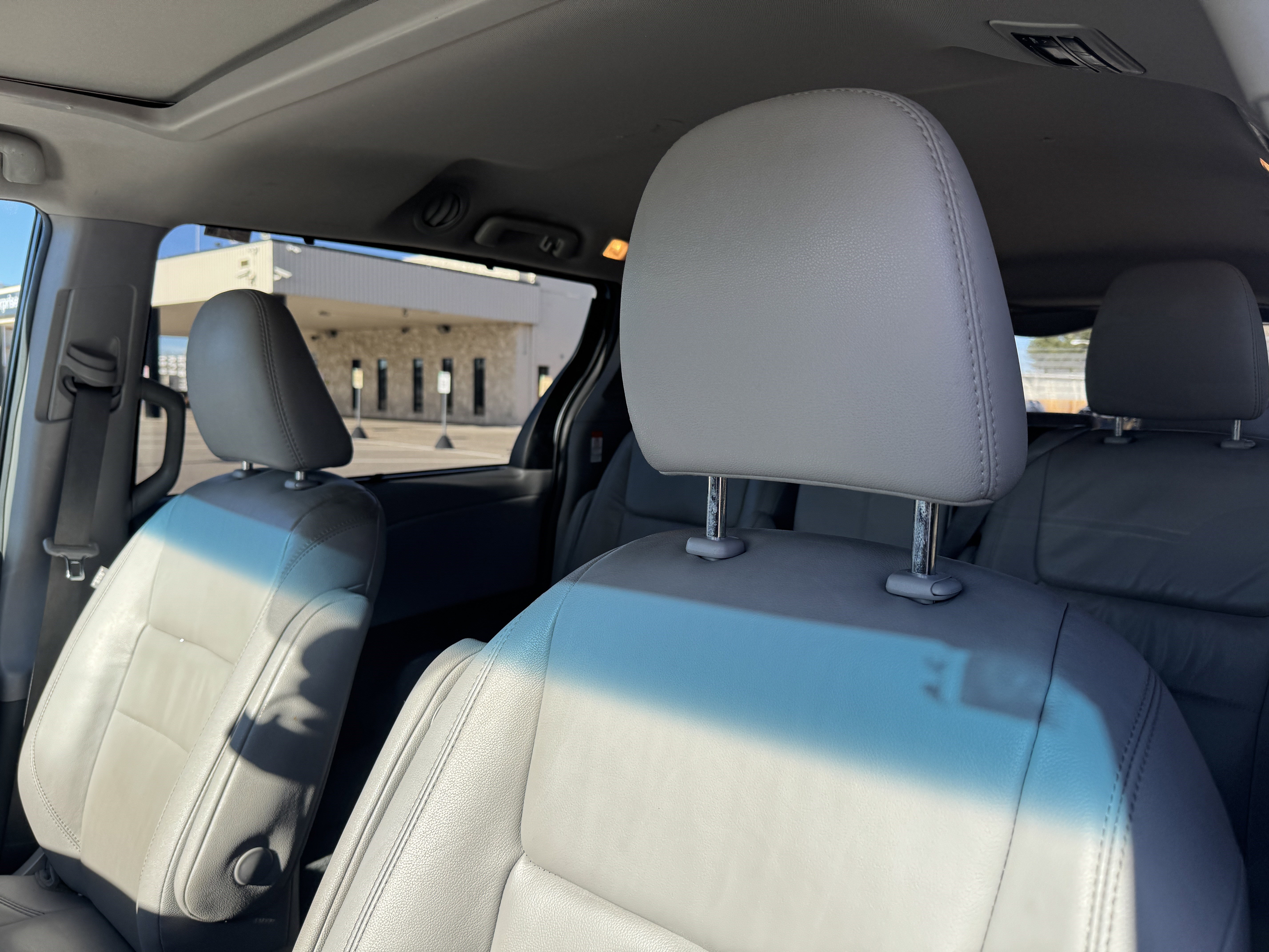 Used 2017 Toyota Sienna XLE image 12