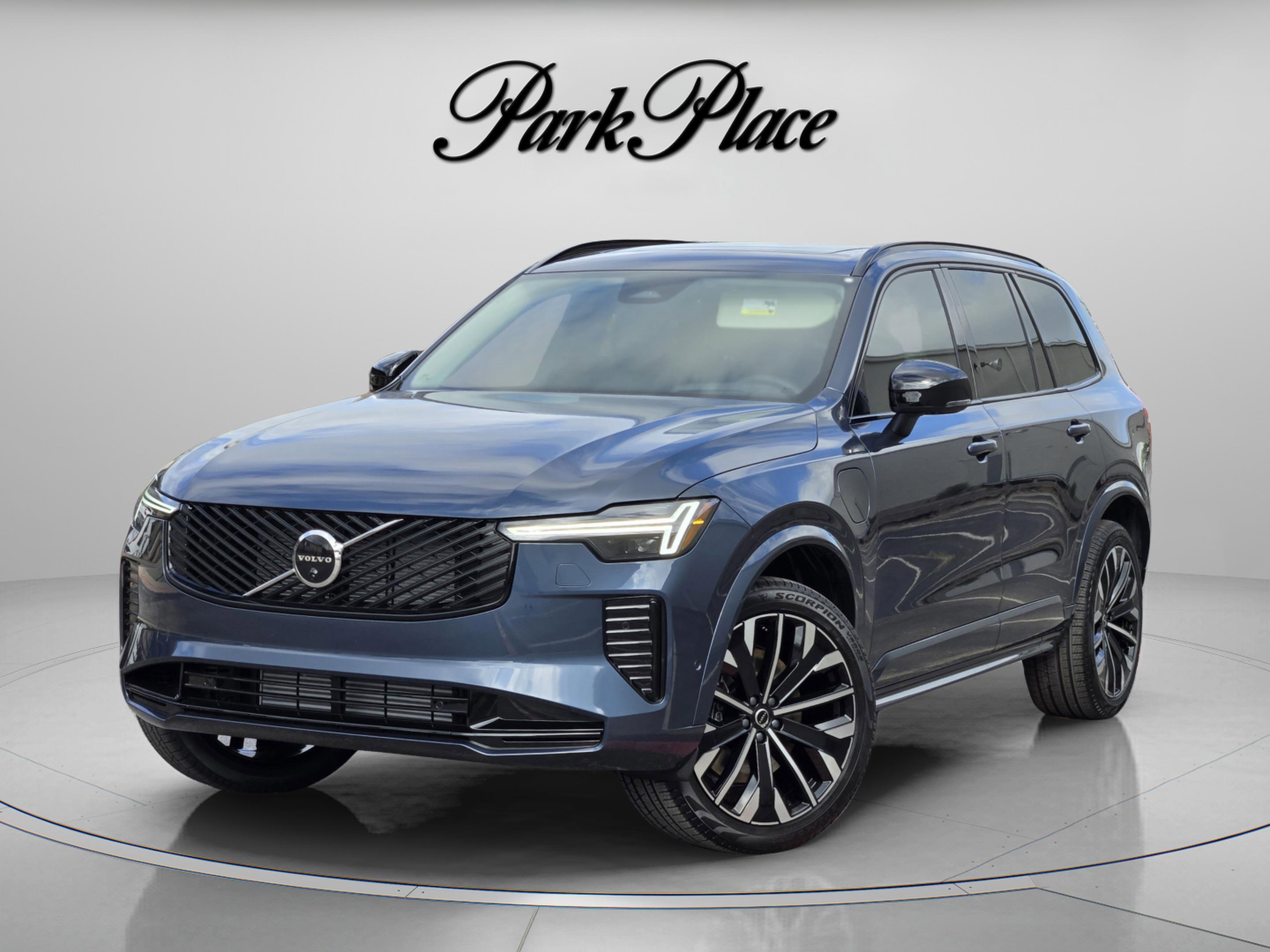 New 2026 Volvo XC90 T8 Ultra w/ Protection Package Premier