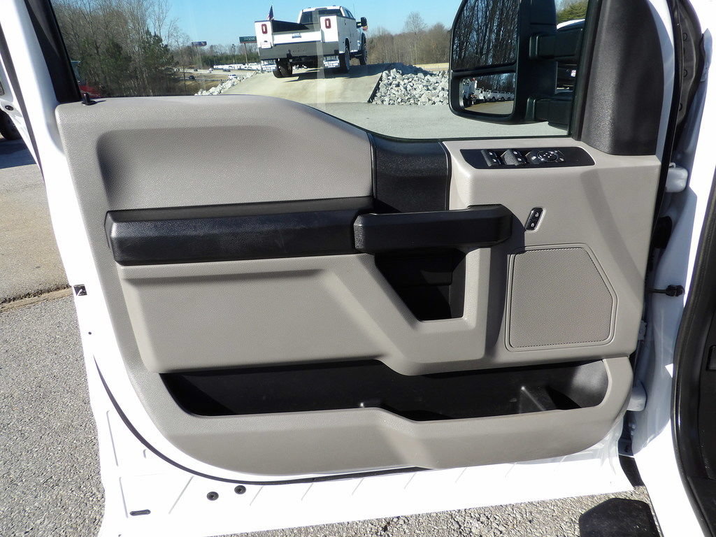 Used 2018 Ford F350 XL w/ Power Equipment Group RWD image 14
